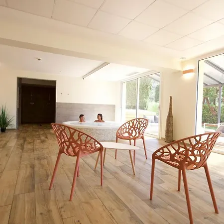 Village Club Mileade -val D'esquieres База отдыха