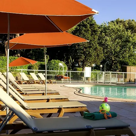 Village Club Mileade -val D'esquieres פארק נופש 3*